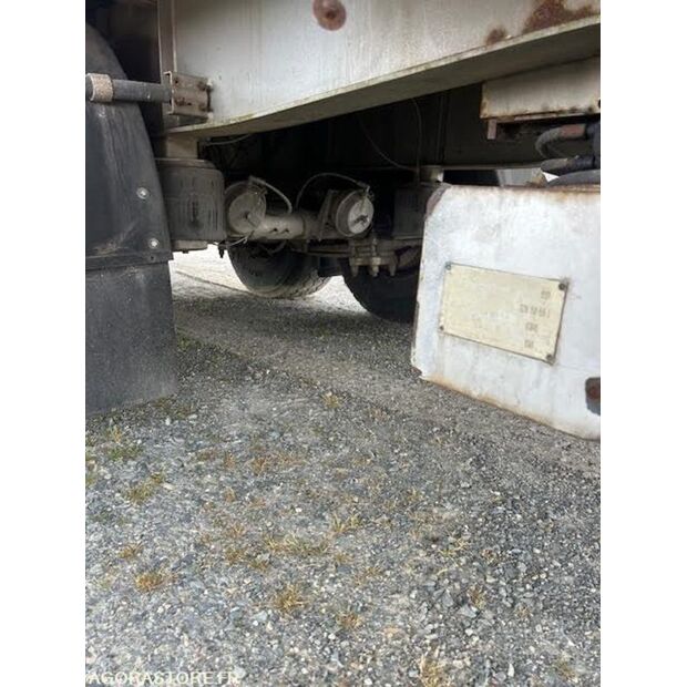 1998 تريلور-46833791