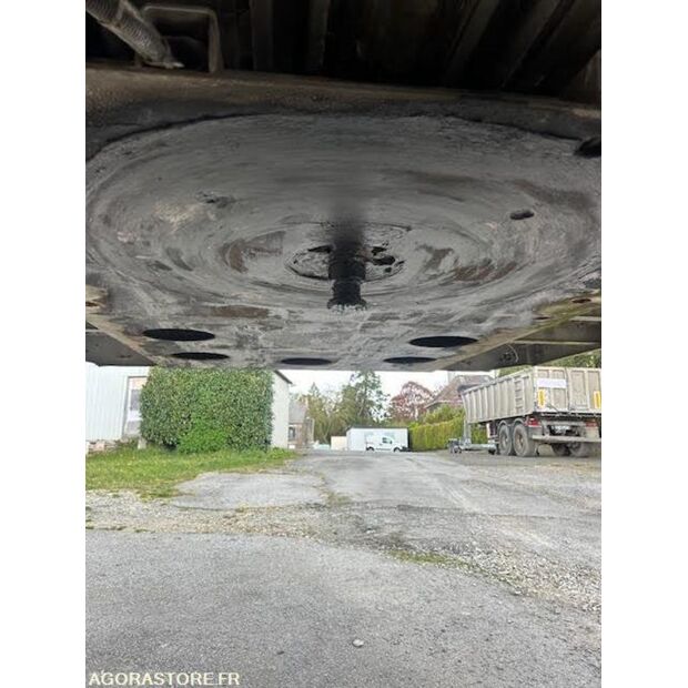 1998 تريلور-46833799