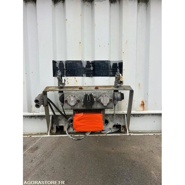 1998 تريلور-46833800