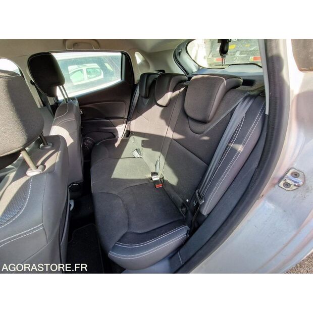 2017 Renault Clio-46833874