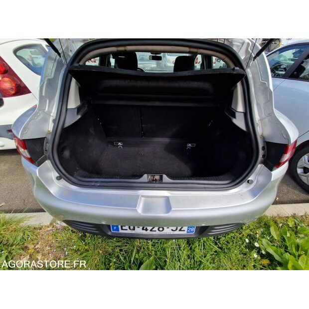 2017 Renault Clio-46834002