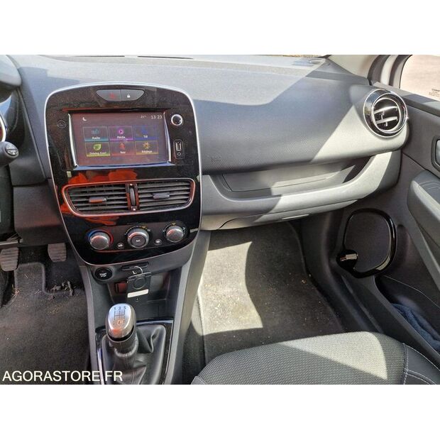 2017 Renault Clio-46834013
