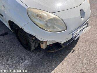 2009-renault-twingo-1447539-46834233