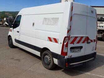 2014-renault-master-1447553-46834393