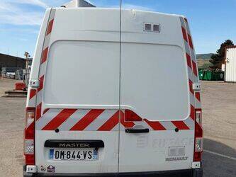 2014-renault-master-1447553-46834394