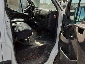 2014-renault-master-1447553-46834409