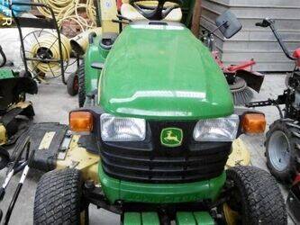 Image de TRACTEURS JOHN DEERE X740