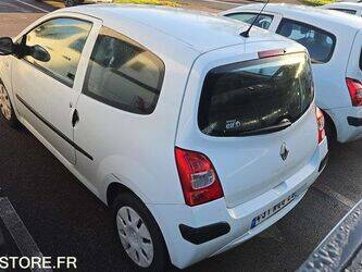 2009-renault-twingo-1447555-46834415