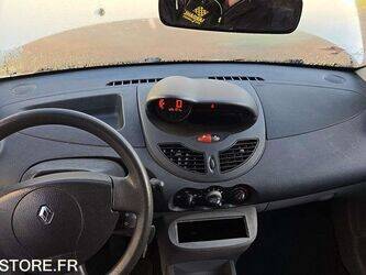 2009-renault-twingo-1447555-46834419