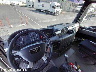 2010-man-19-444-46834494