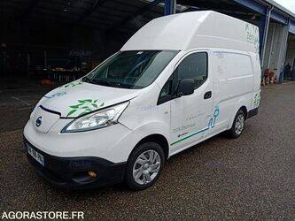 2020-nissan-nv200-1447563-46834533
