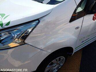 2020-nissan-nv200-1447563-46834541