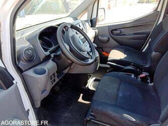 2020-nissan-nv200-1447563-46834544