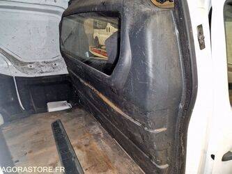 2015-peugeot-partner-1447094-46834775