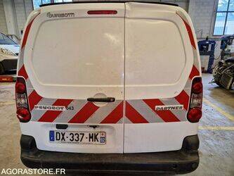 2015-peugeot-partner-1447094-46834782