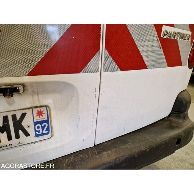 2015 Peugeot PARTNER-46834783