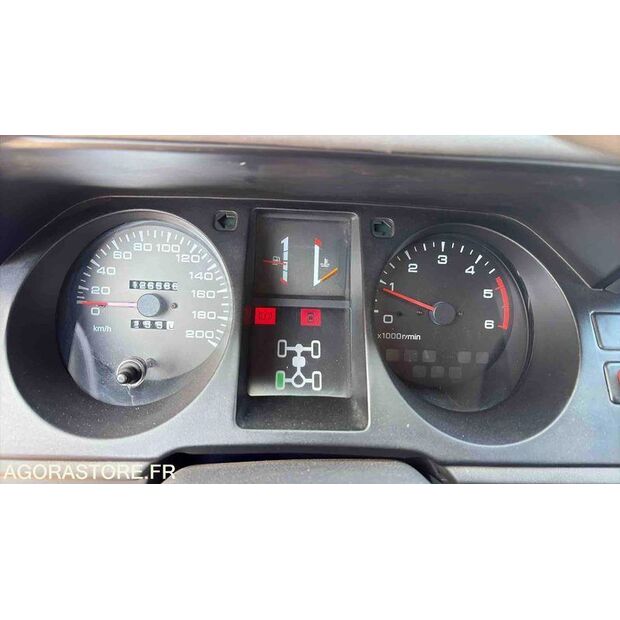 2004 MITSUBISHI Pajero-46834878