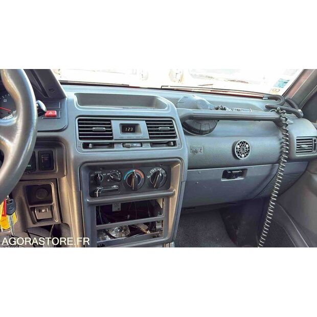 2004 MITSUBISHI Pajero-46834879