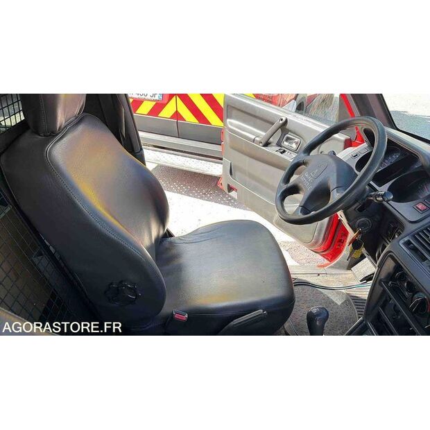 2004 MITSUBISHI Pajero-46834881