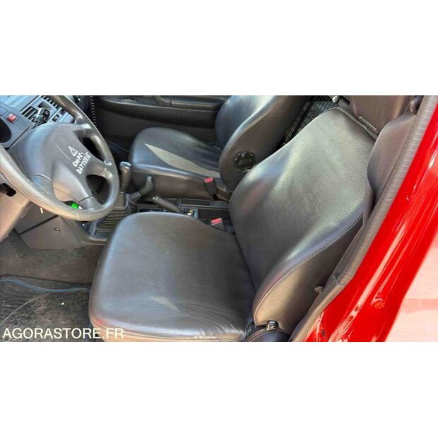 2004 MITSUBISHI Pajero-46834888