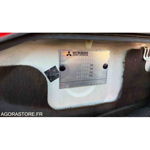 2004 MITSUBISHI Pajero-46834892