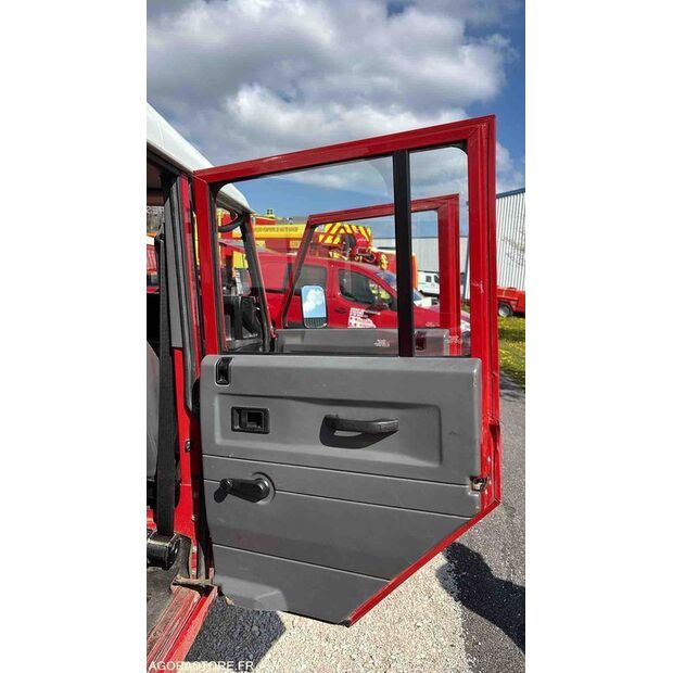 2003 لاند روفر Defender-46834910