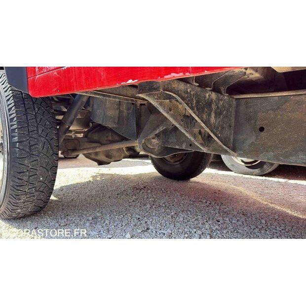 2003 لاند روفر Defender-46834925