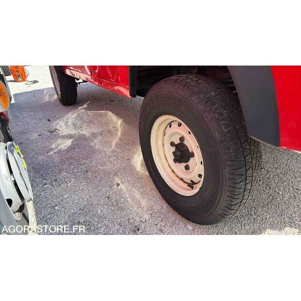 2003 لاند روفر Defender-46834935