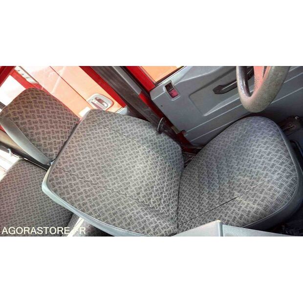 2003 لاند روفر Defender-46834947