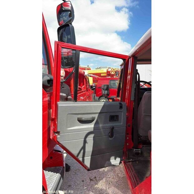 2003 لاند روفر Defender-46834949