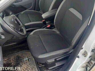 2020-dacia-duster-1447129-46835040