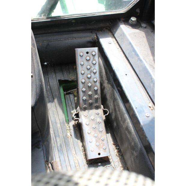 2008 جون دير 1515-46836165