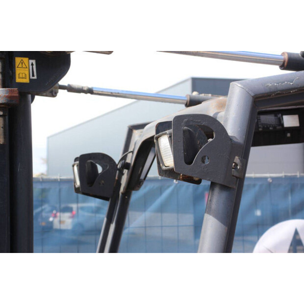 2003 ليندي H30D-46836479