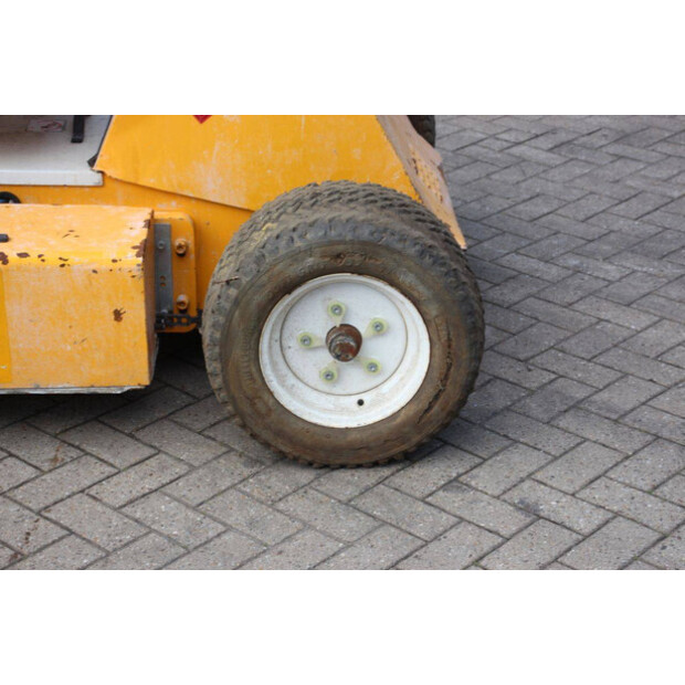 2016 NIFTY HR12NDE-46836704