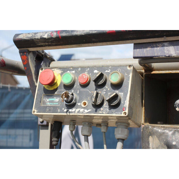 2015 نيفتي HR12NDE-46836725