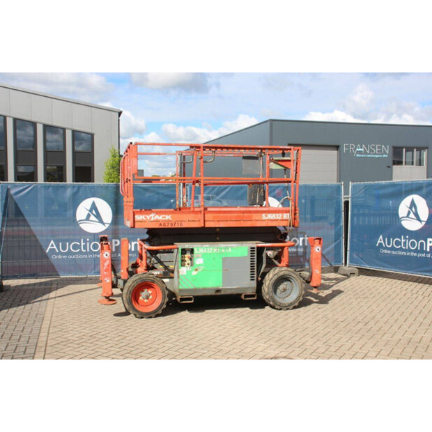 2015 SkyJack SJ6832RT-46836771