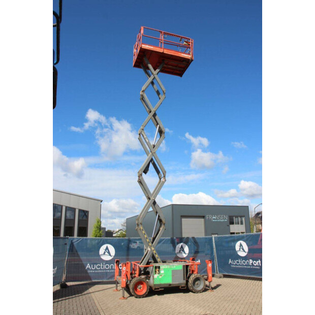 2015 SkyJack SJ6832RT-46836793