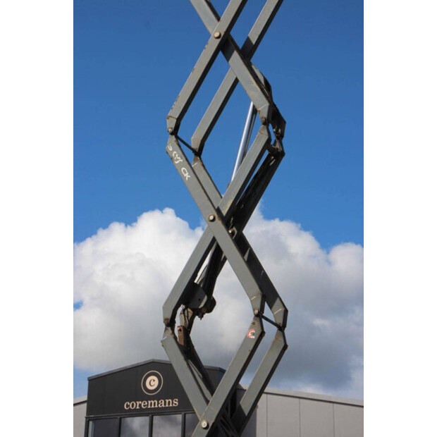 2015 SkyJack SJ6832RT-46836798