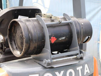 2008-toyota-02-8fgf18-1447649-46837149