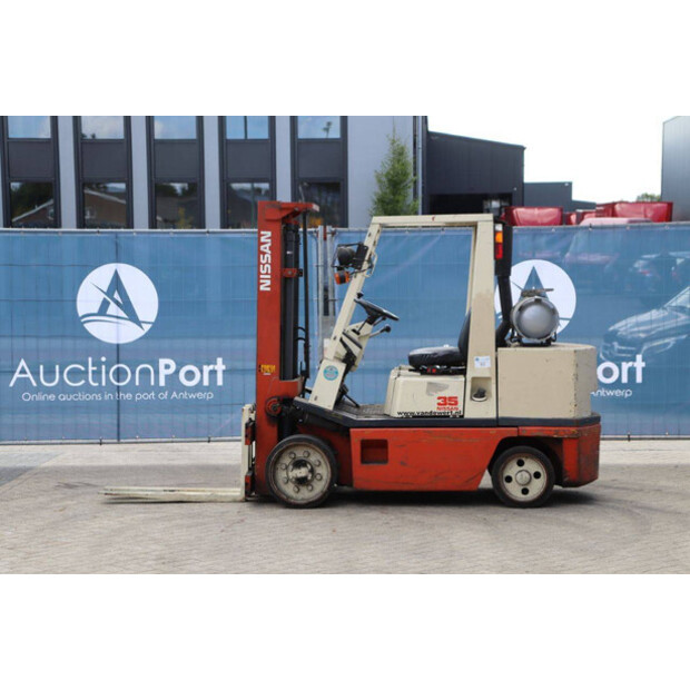 1995 نيسان KCUGH02F350-46837246