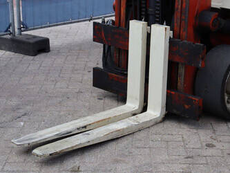 1995-nissan-kcugh02f350-1447652-46837255