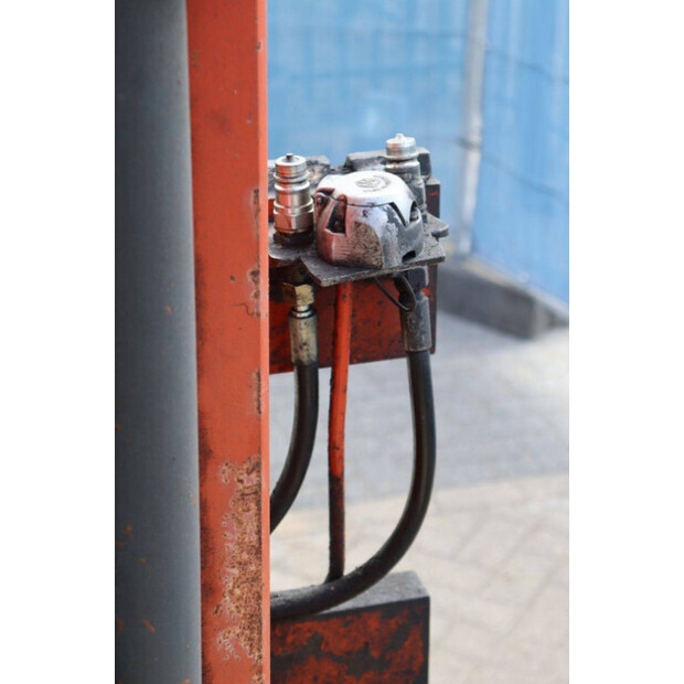 1995 نيسان KCUGH02F350-46837284