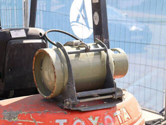 2011-toyota-42-7fgf25-1447655-46837388