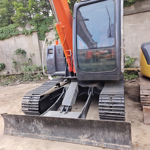 2025 هيتاشى ZAXIS 70-46837562