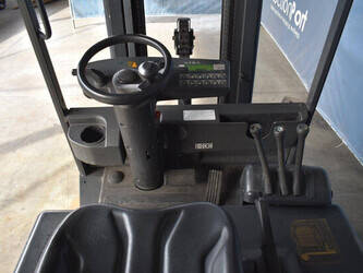 2000-still-r20-16-1447662-46837672