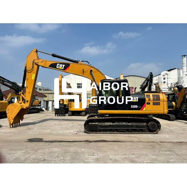 2017 Caterpillar 320D-46838823