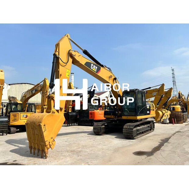 2017 Caterpillar 320D-46838827