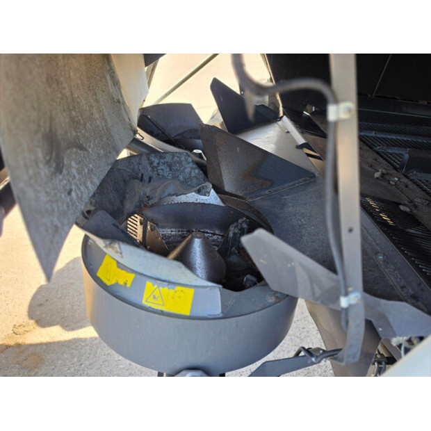 2011 CLAAS LEXION 770TT-46838898