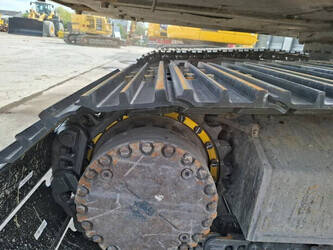 2017-komatsu-pc240lc-10-46838910