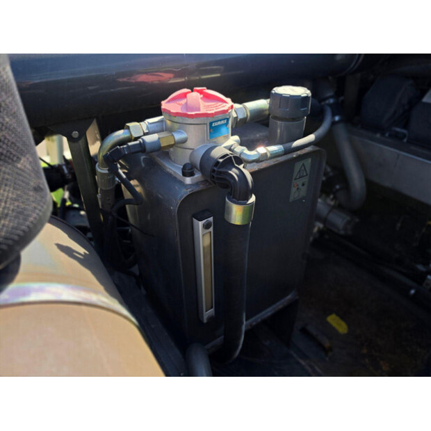 2011 CLAAS LEXION 770TT-46838917